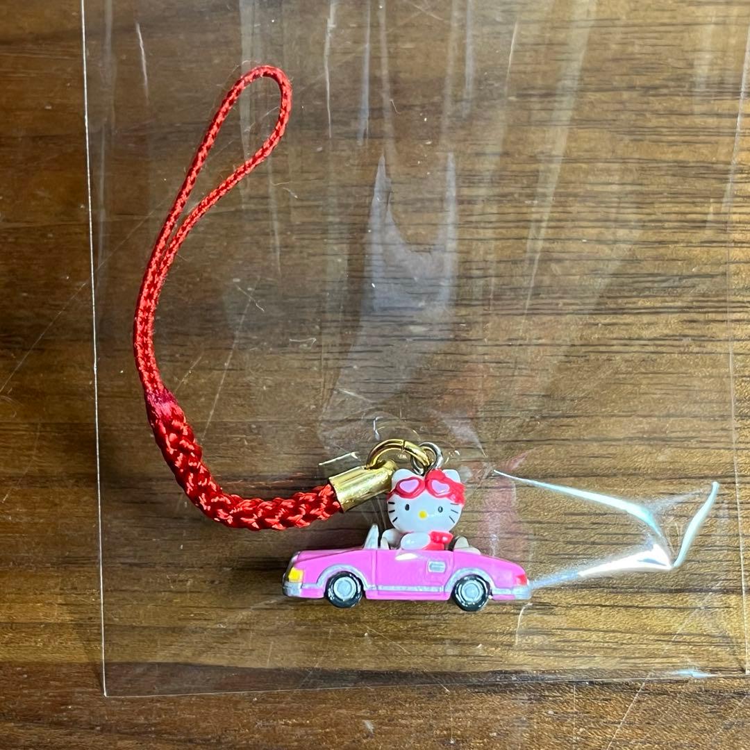 ハローキティ　USJ限定　オープンカーストラップ