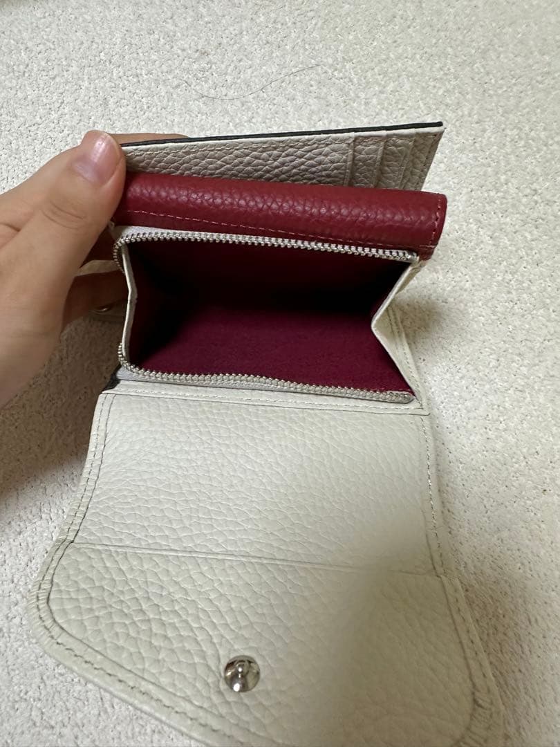 vivienne westwood三つ折り財布 ホワイト ブラック レッドレザー