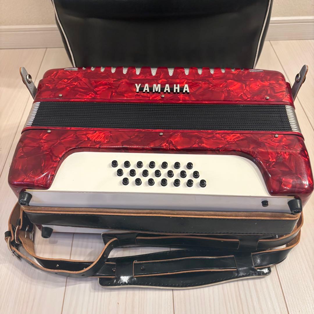 【美品】YAMAHA アコーディオン ケース付 32鍵盤 レッド ヤマハ