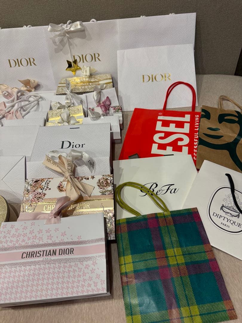 DIORハンドクリーム、ヘアミスト、プレゼント用紙袋セット