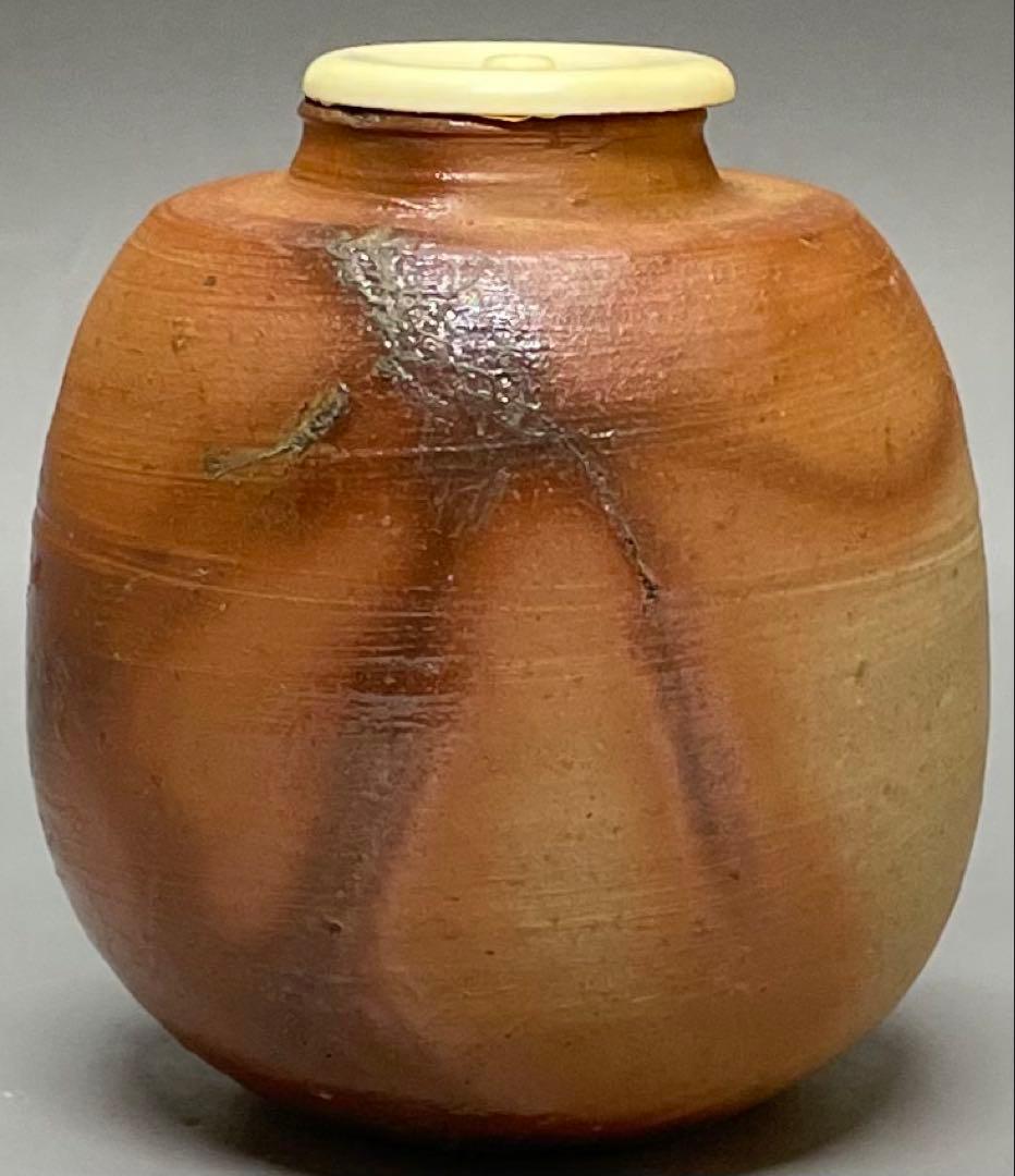 県指定重要無形文化財　山本雄一　備前茶入　共箱(四方桟盛蓋) 共布　栞　y2