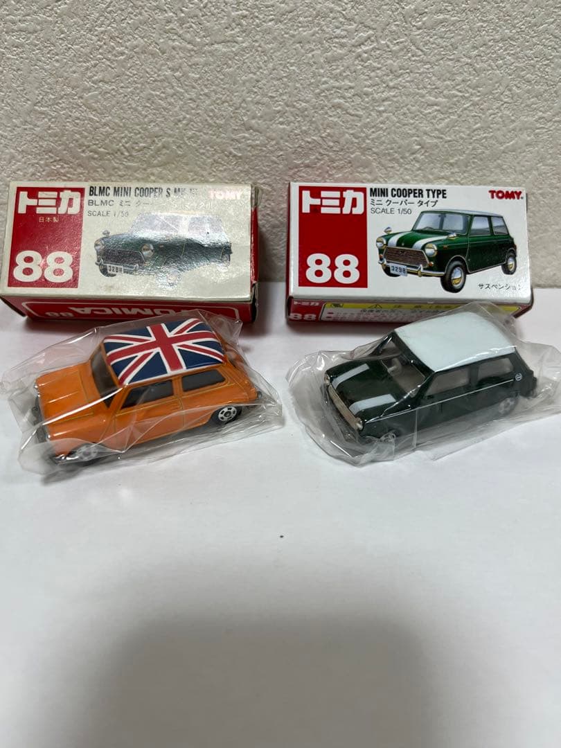 珍品　ミニカー　ミニクーパー　８８番　日本製　中国製　希少　トミカ　２台