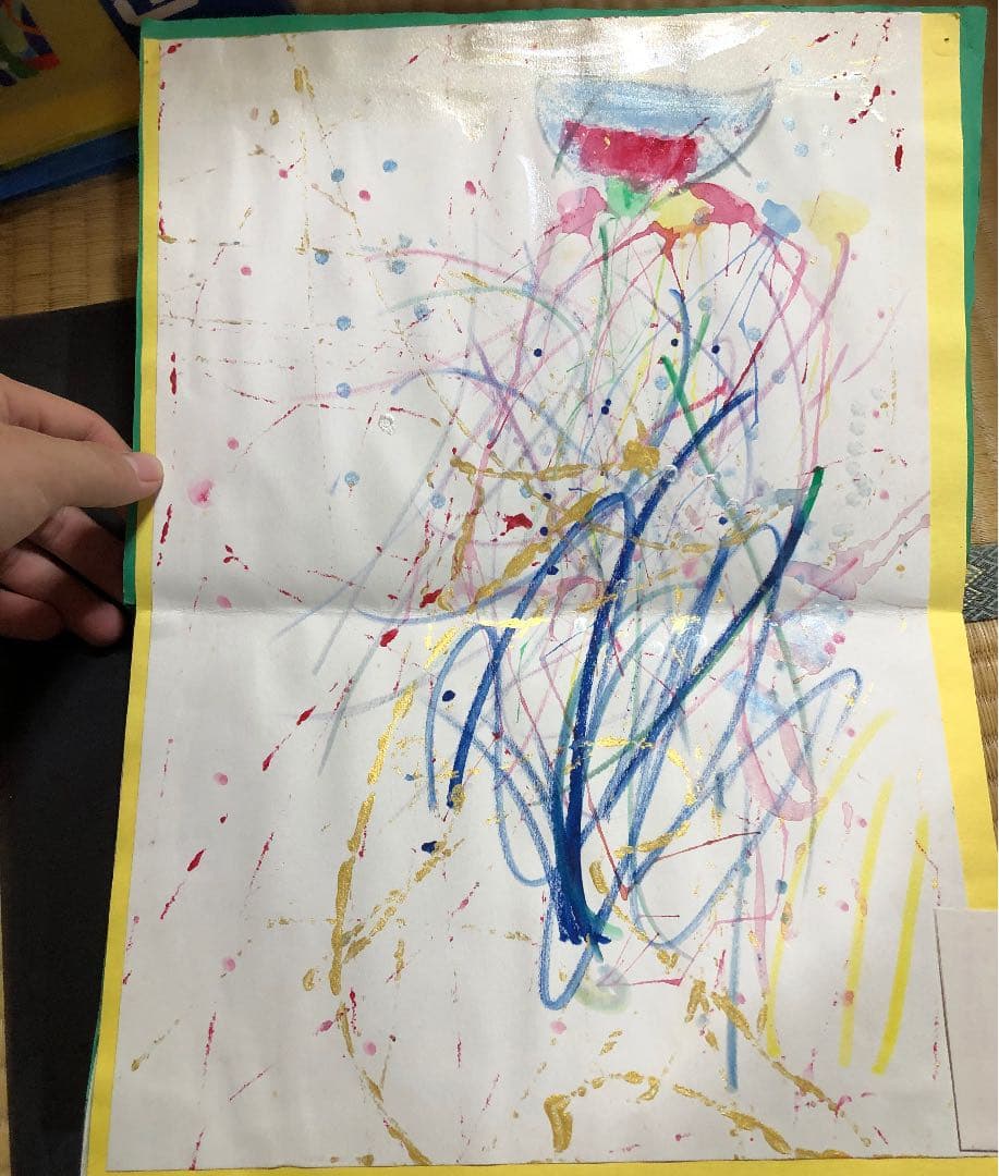 某有名小学生画家の描いたアートの写真