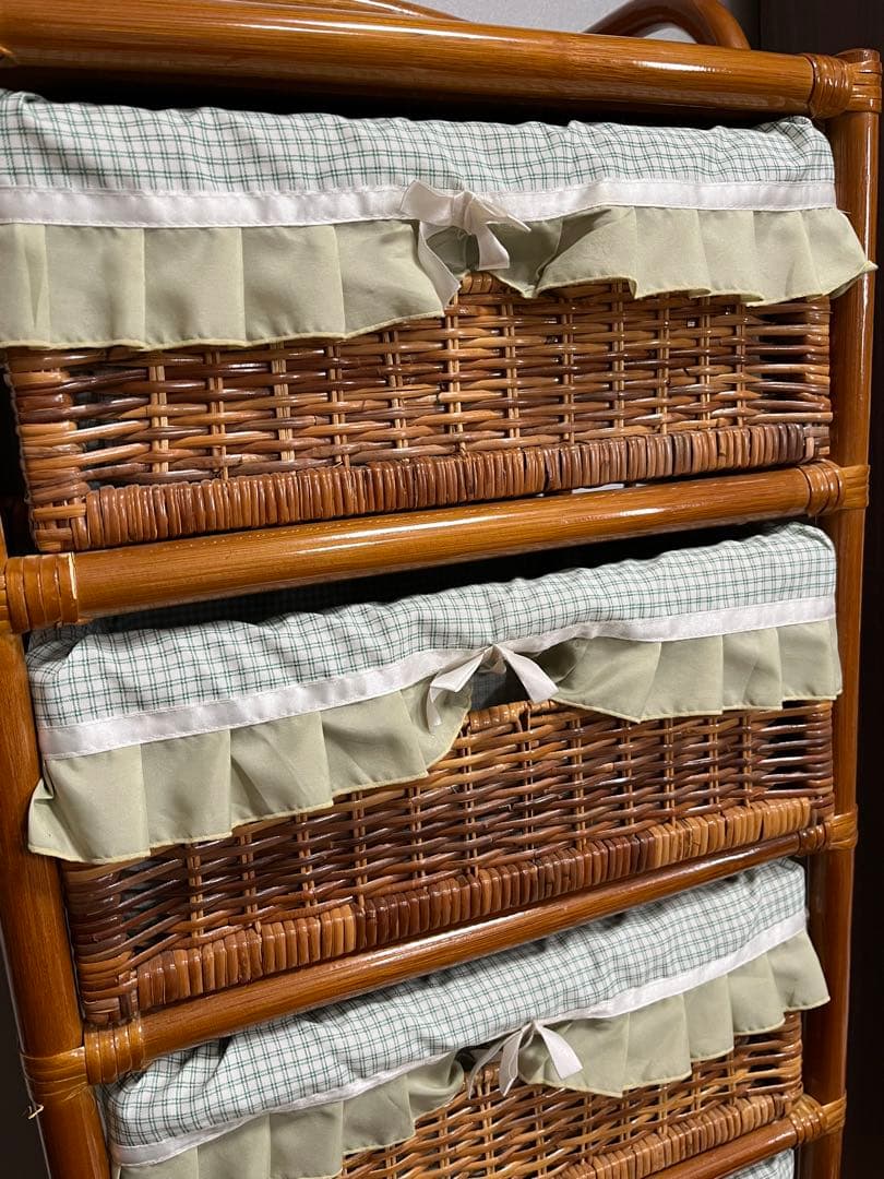 ラタン家具　籐家具　ラタンのチェスト　引出し5個　レトロ家具　キャスター付き