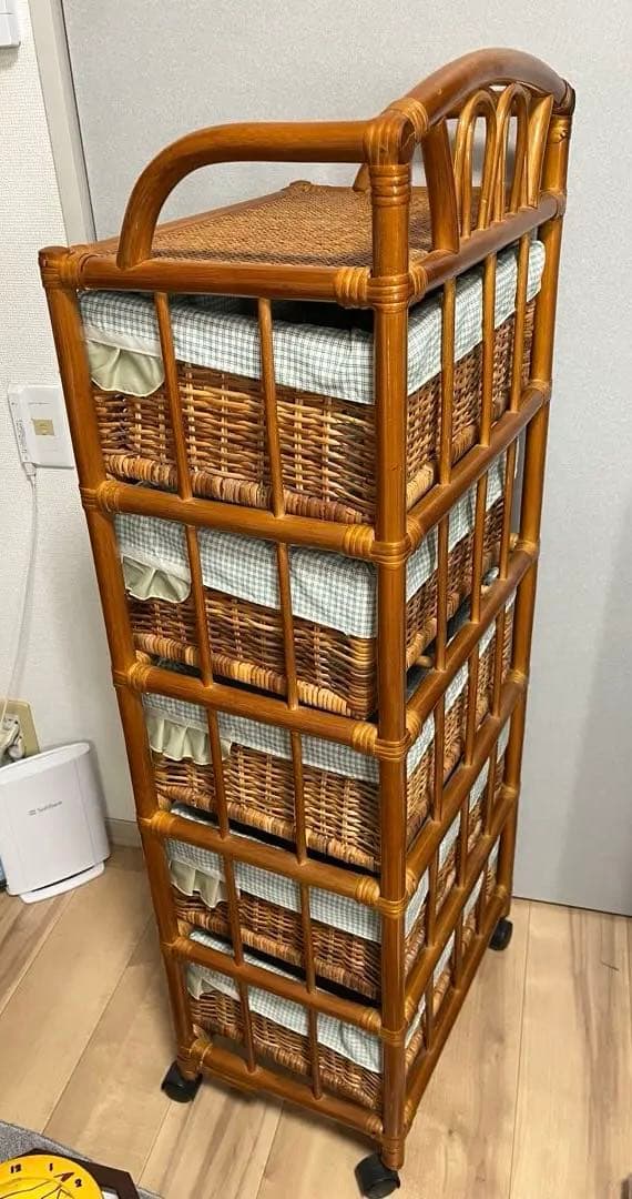 ラタン家具　籐家具　ラタンのチェスト　引出し5個　レトロ家具　キャスター付き