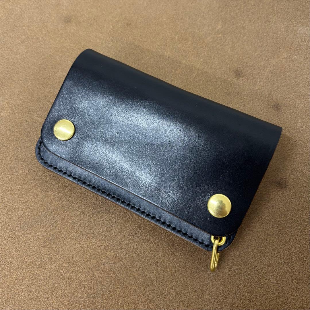 ホースバット　トラッカーウォレット　黒　茶心　3層　MARYAM