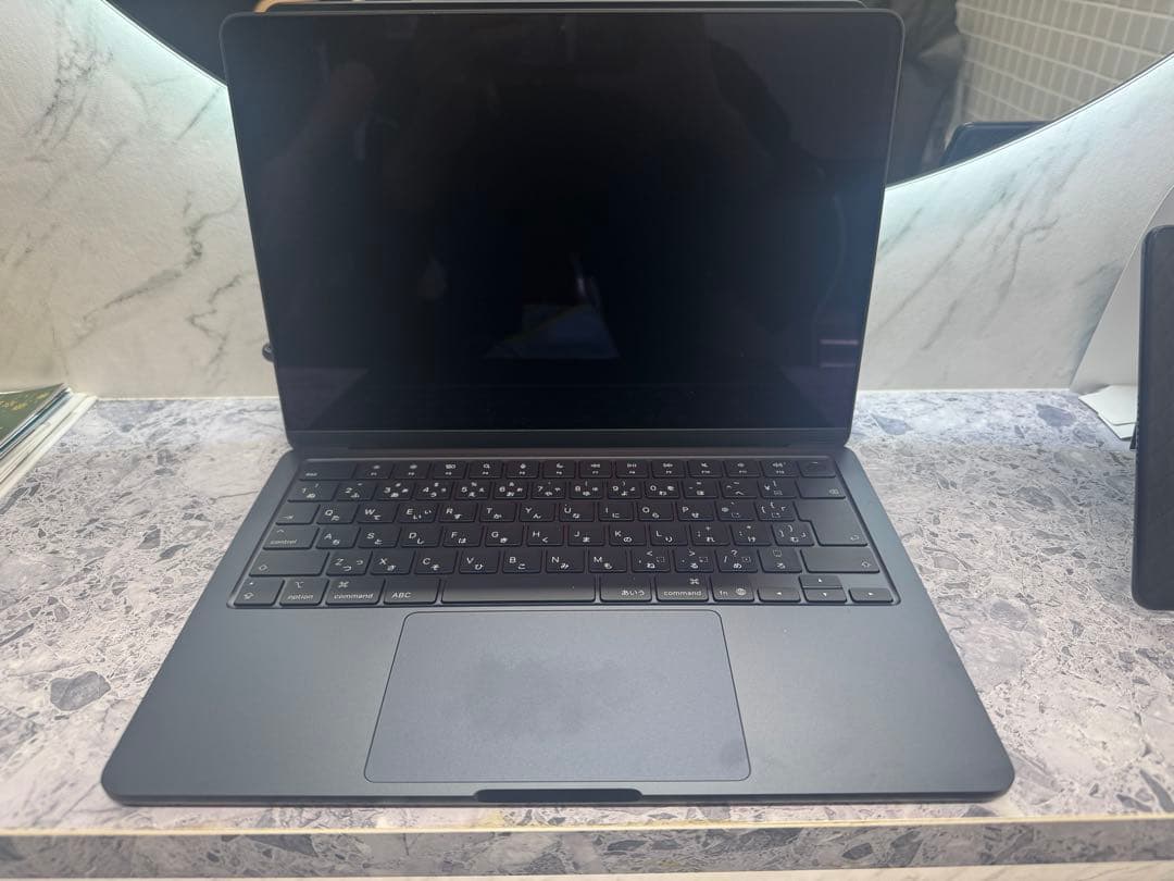 ほぼ新品Apple Macbook Air M4 13インチ 16GB 256G
