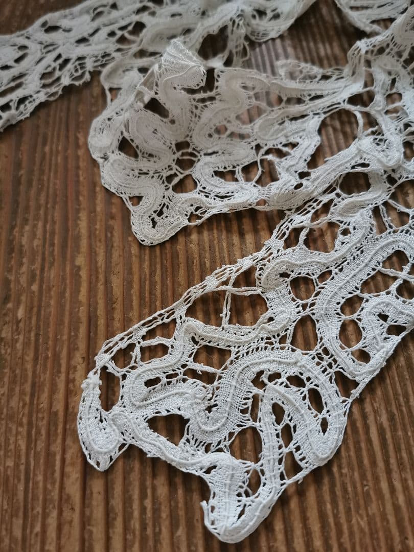 アンティーク ボビン編みリネンレース 艶と光沢のあるショール アイボリーエクリュ