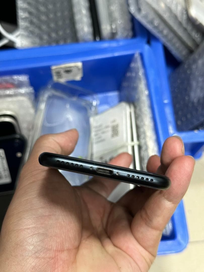 年末特価｜超美品 iPhone SE3 128GB 黒 SIMフリー