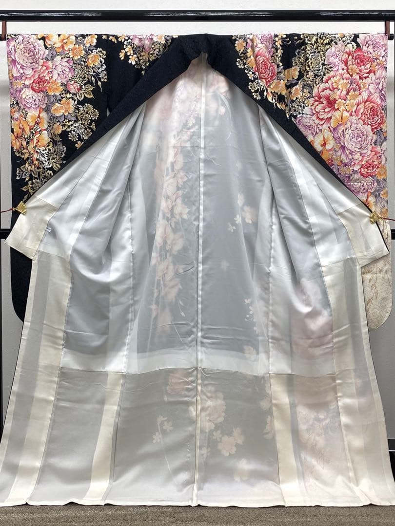 振袖 豪華 銀通し 刺繍 金彩 個性的 大輪 胡蝶蘭 身丈173cm 撥水加工済