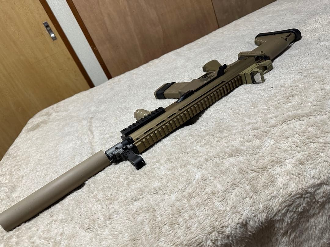 次世代電動ガン東京マルイ SCAR-L【FDE/タンカラー】