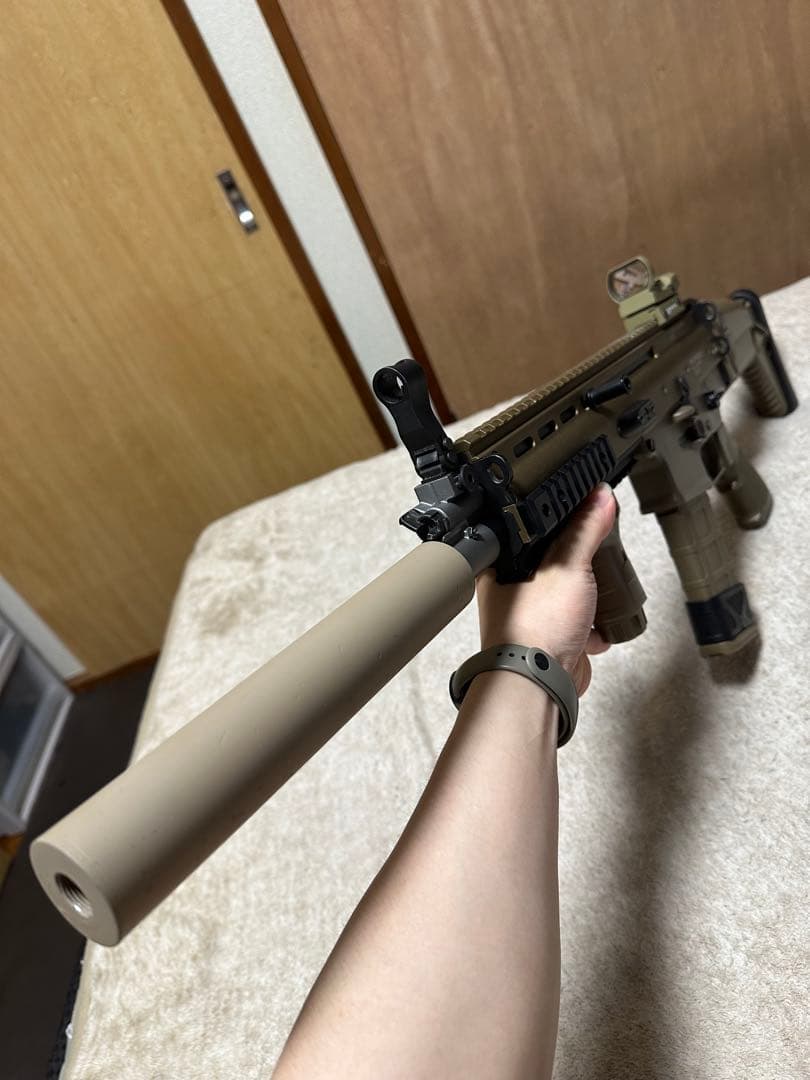 次世代電動ガン東京マルイ SCAR-L【FDE/タンカラー】