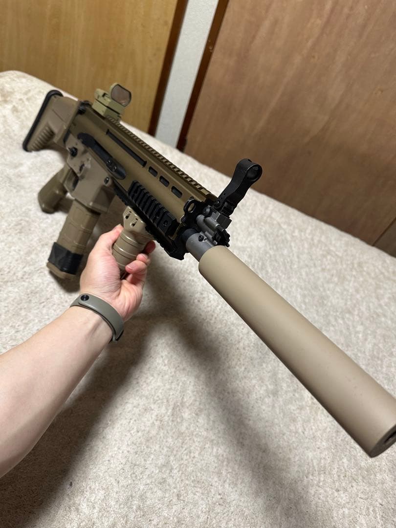 次世代電動ガン東京マルイ SCAR-L【FDE/タンカラー】