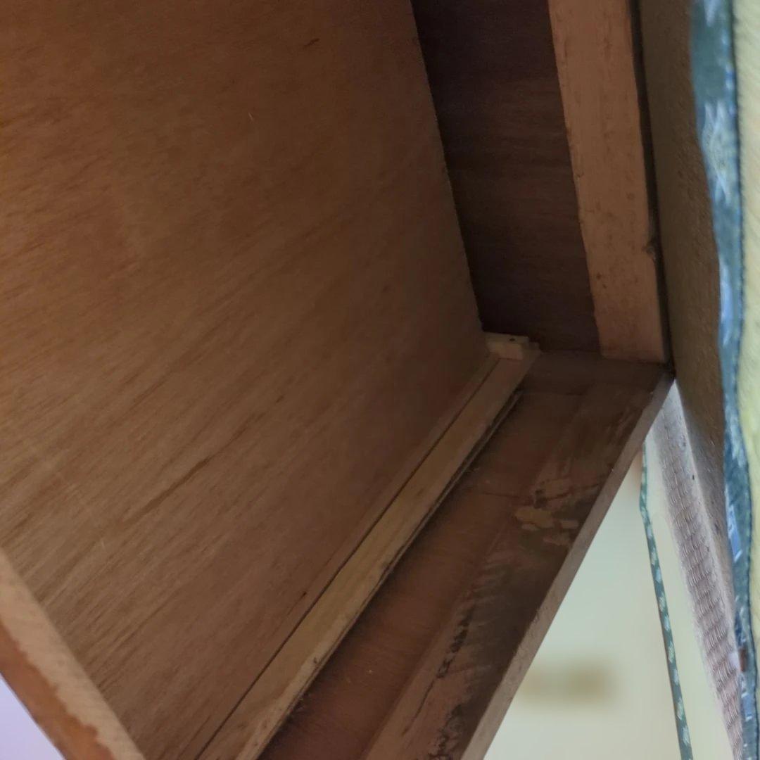 昭和　レトロ　タンス　箪笥　チェスト　引き出し　波板ガラス　ガラス戸