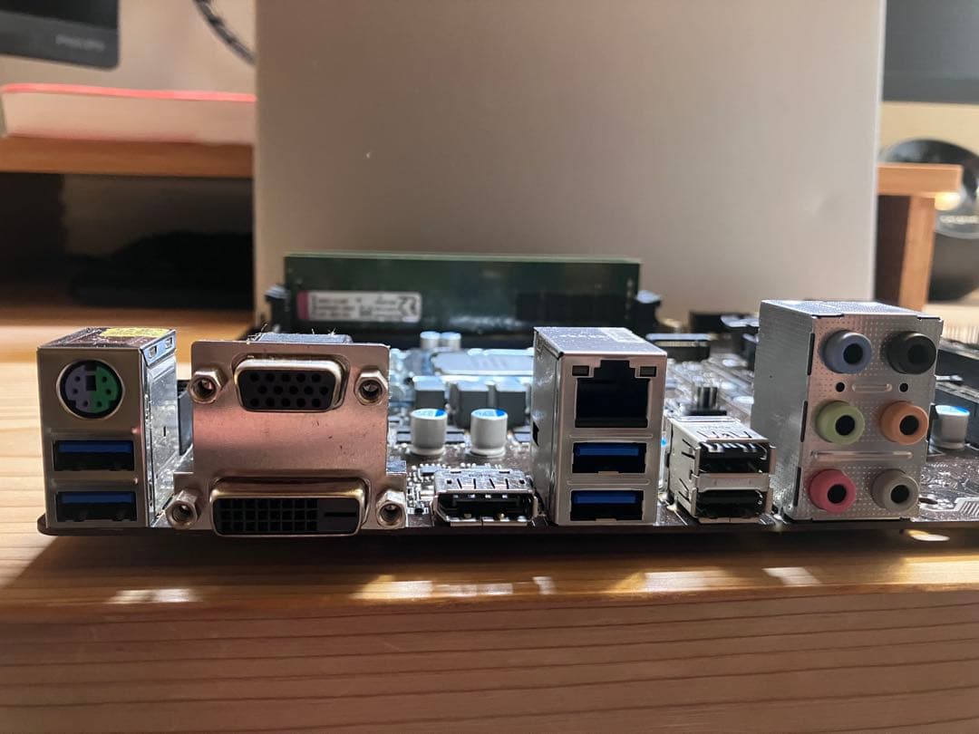 MSI マザーボード Intel Core i5-7400 8GB DDR4