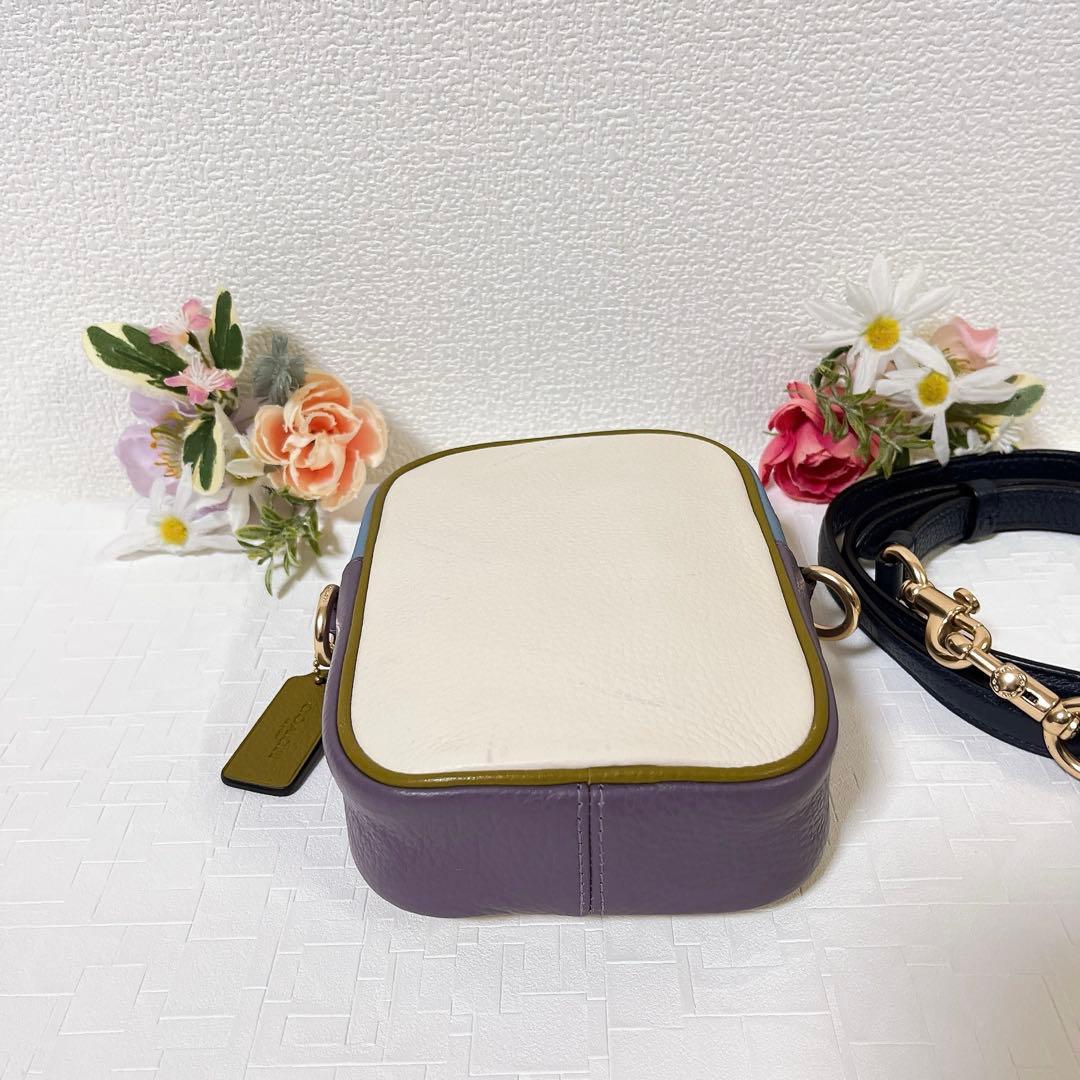 【美品】COACH ショルダーバッグ ミニバッグ スマホショルダー チャーム付き