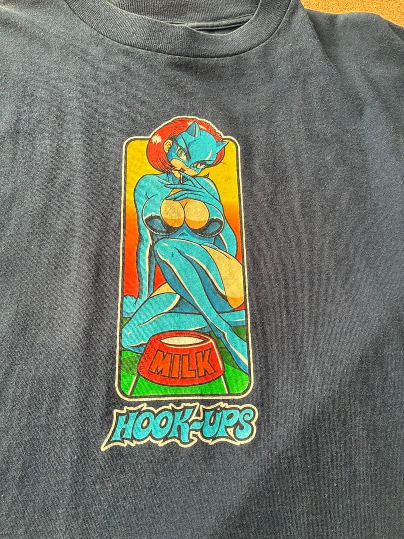 HOOK-UPS グラフィック Tシャツ ネイビー