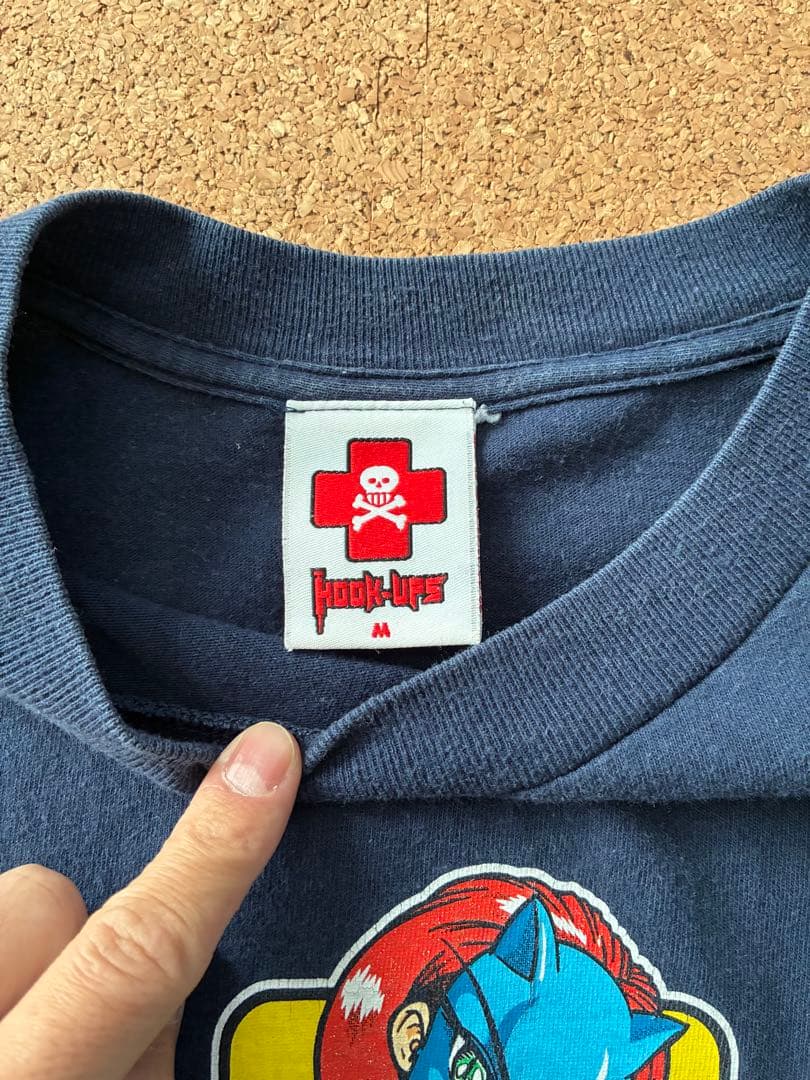 HOOK-UPS グラフィック Tシャツ ネイビー