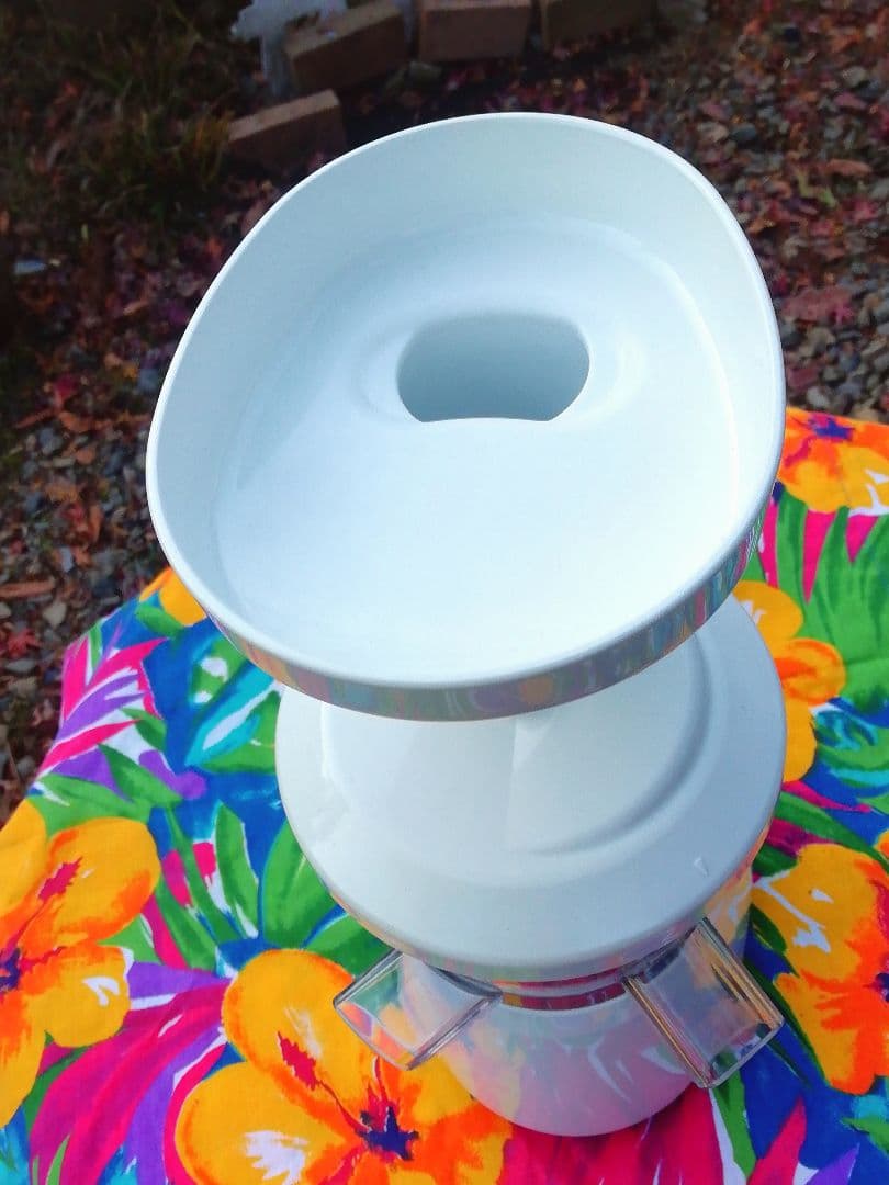 ジューサーの最高峰/ ヒューロムスロージューサー/ 未使用/ HU-400