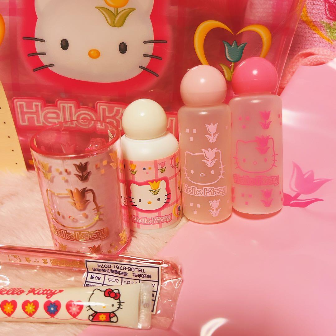 希少レア　ハローキティ　トラベルセット　ビニールバッグ　2000 チューリップ