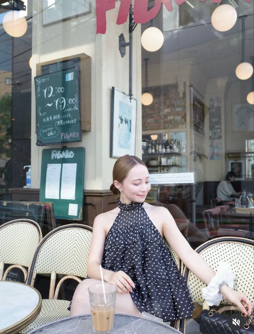 sheller シェリエ　airy dot flare tops