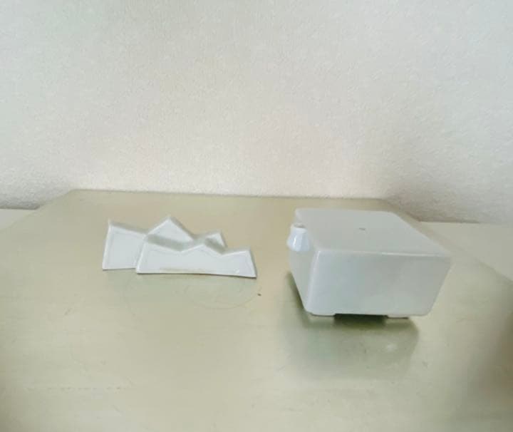 文房四宝　李朝　白磁水滴角形　白磁山形筆架