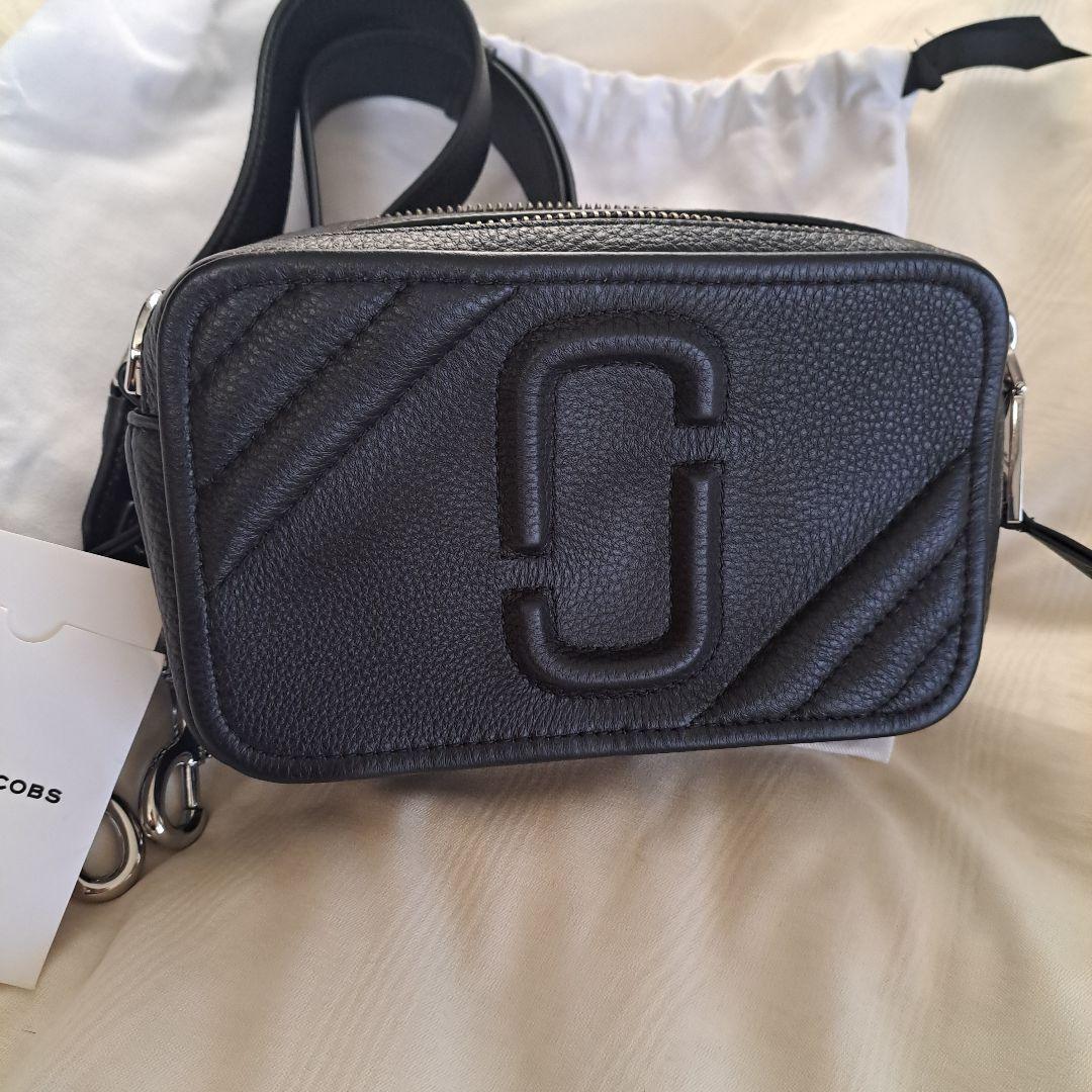 MARC JACOBS ブラックショルダーバッグ