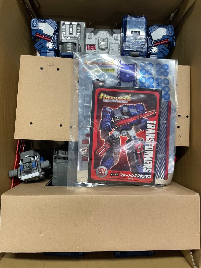 トランスフォーマーレジェンズ　LG31 フォートレスマキシマス　タカラトミー