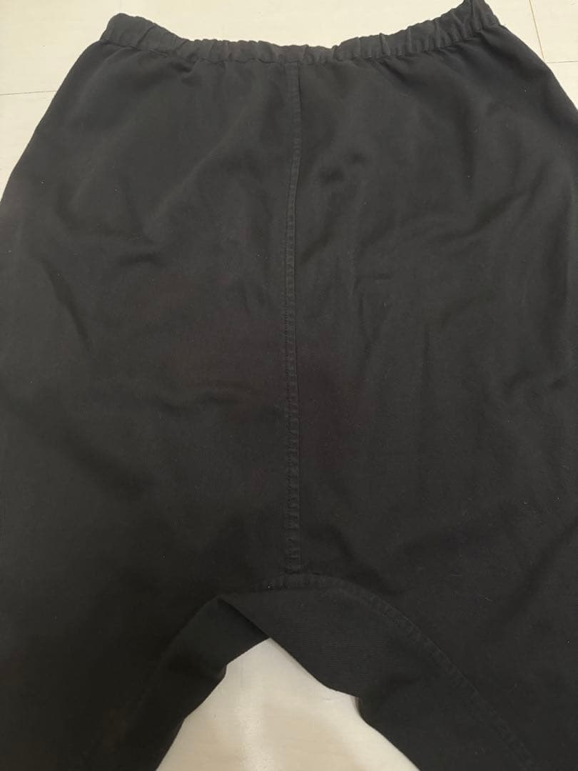 ス*ー様 【超希少】ブラックコムデキャルソン 2022ss サルエルパンツ