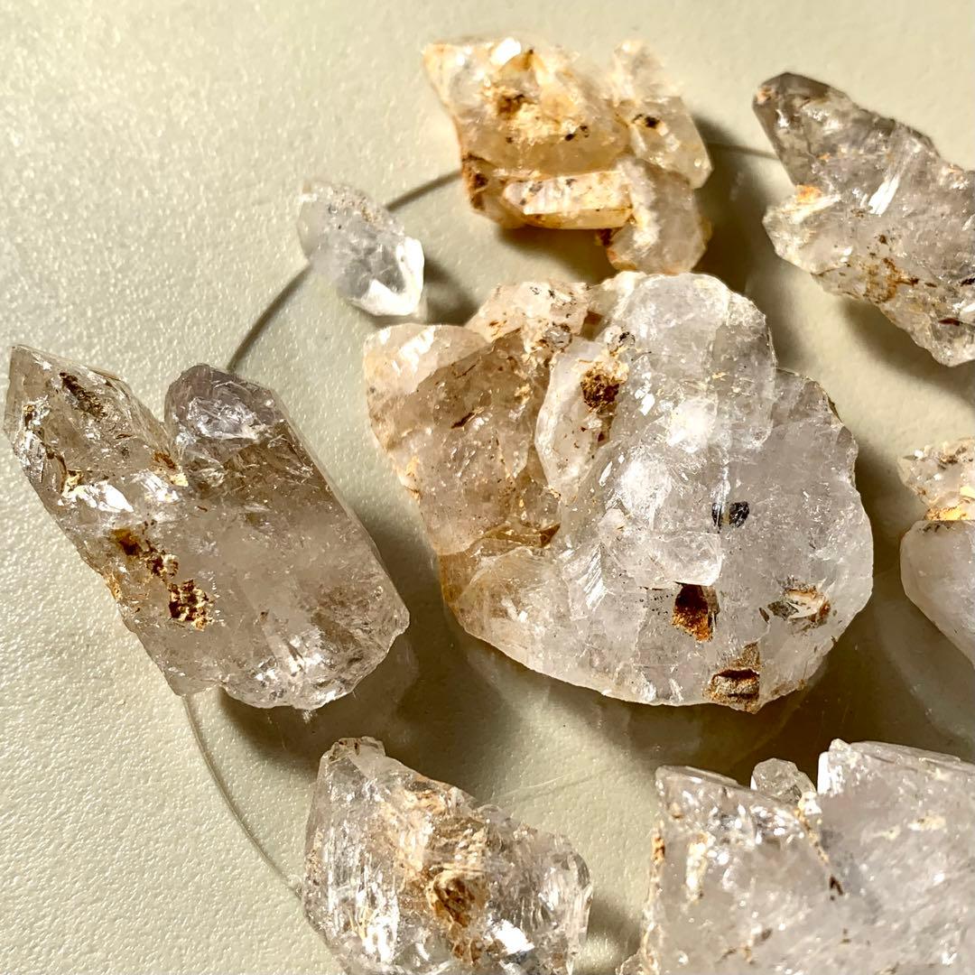 希少な国産蛍光水晶yわかりみのツヨい骸骨タイプ8個セット/オマケ付き