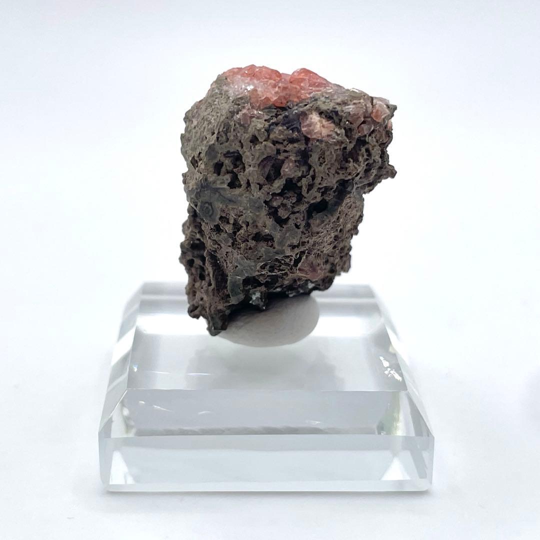 ペルー産　ロードクロサイト(菱マンガン鉱) 鉱物標本