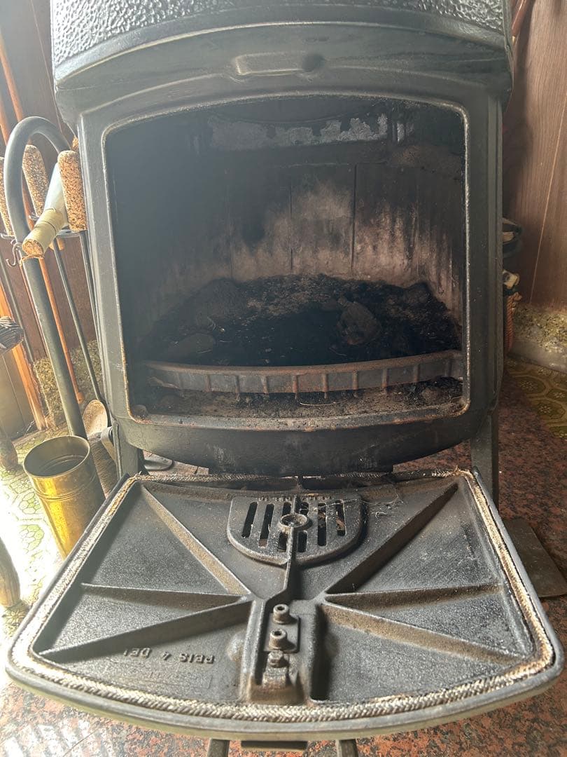 ゴ*ラ様 薪ストーブ JOTUL(ヨツール )パイス4 ビンテージ中古品