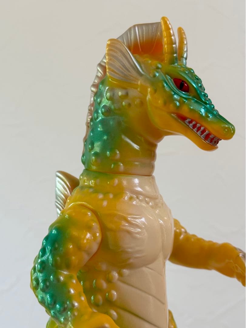 M1号　くじ当選品　チタノザウルス 黄色