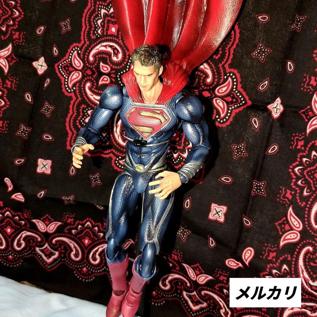 PLAY•ARTS•改✨ＭAN OF STEEL ✨ スーパーマン《中古開封品》