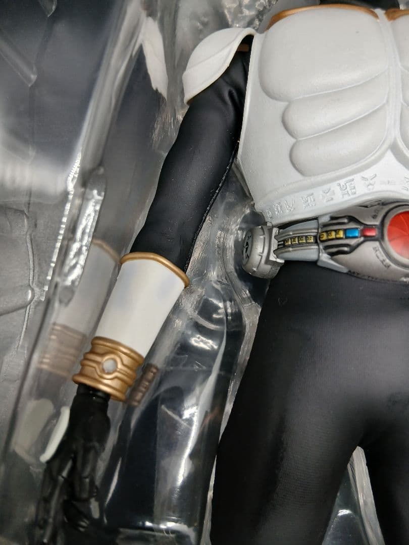 RAH 仮面ライダークウガ グローイングフォーム　 フィギュア