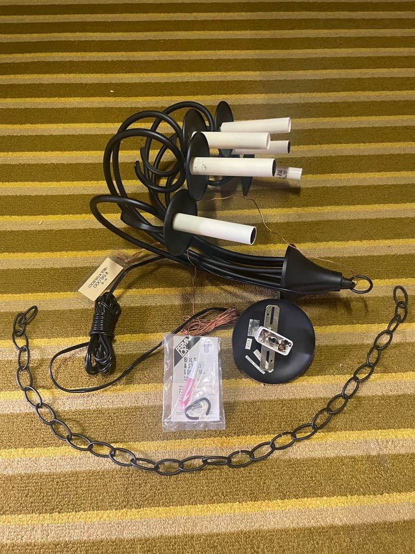 シャルドネ ブラックシャンデリア 6灯式 新品未使用