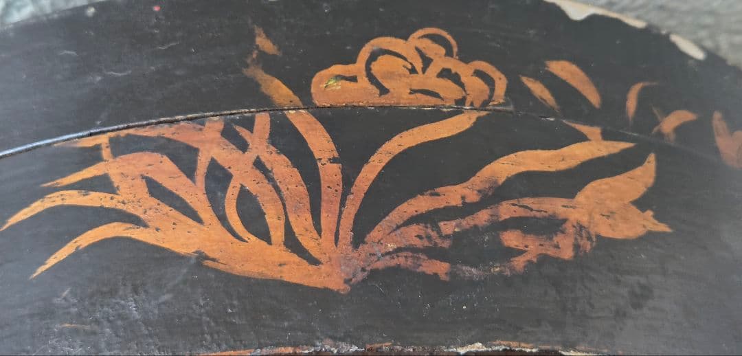 アジアンアンティーク　漆塗り？ 大きな　蓋付き　木箱