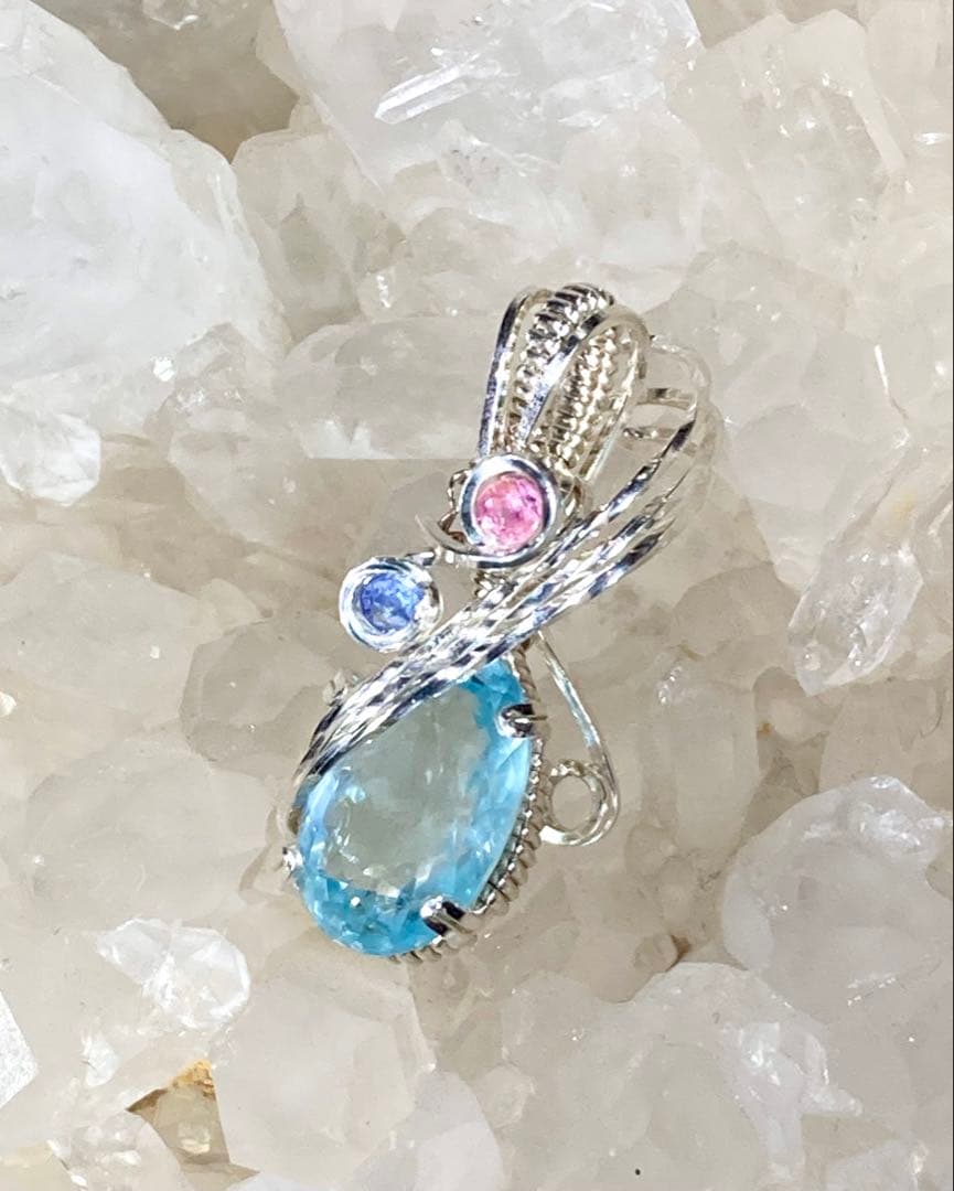 ゆき　アクアマリン　ペンダントトップ　ワイヤージュエリー
