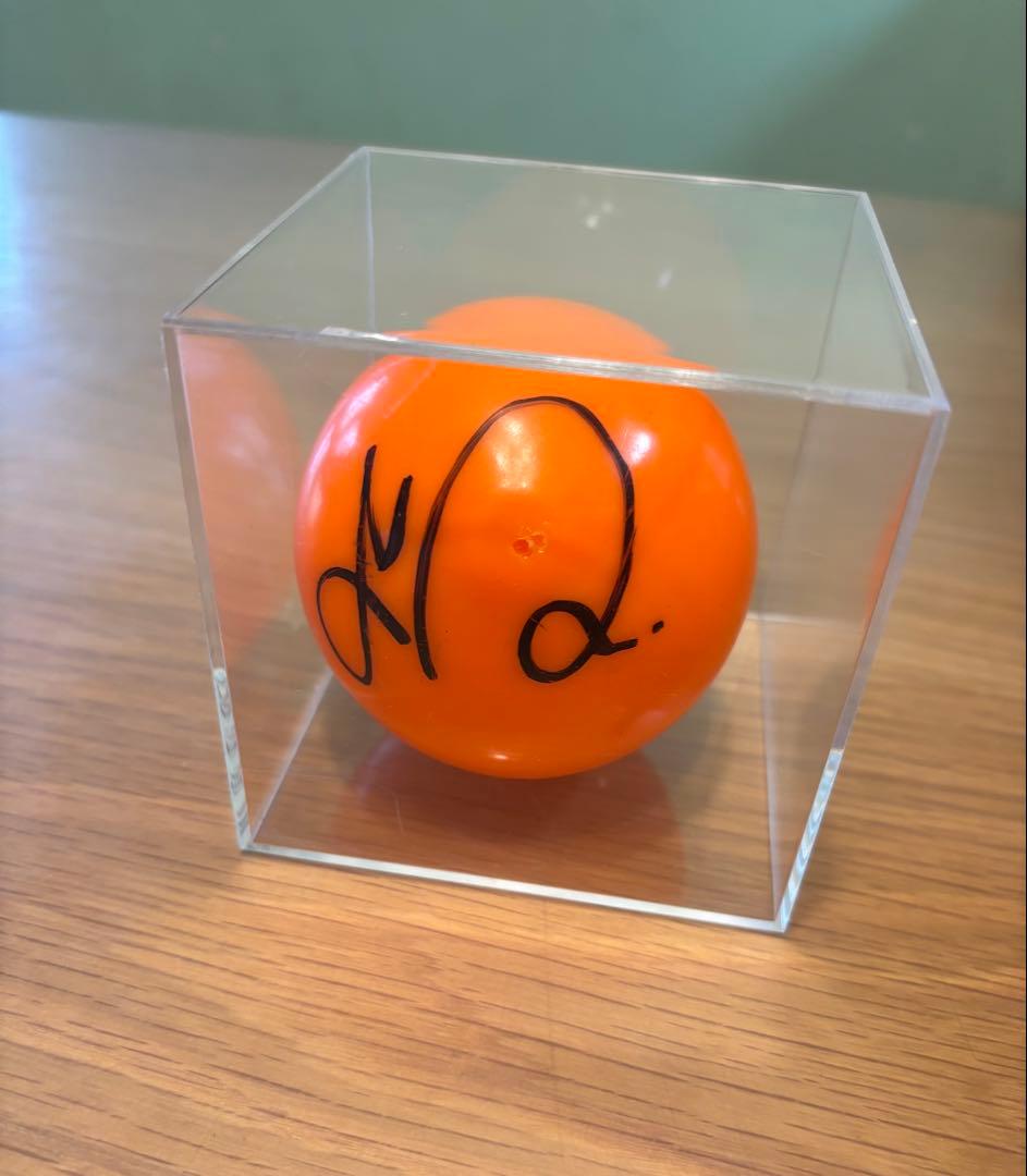 カ*】様 IVE レイ　オレンジ色サイン入りボール