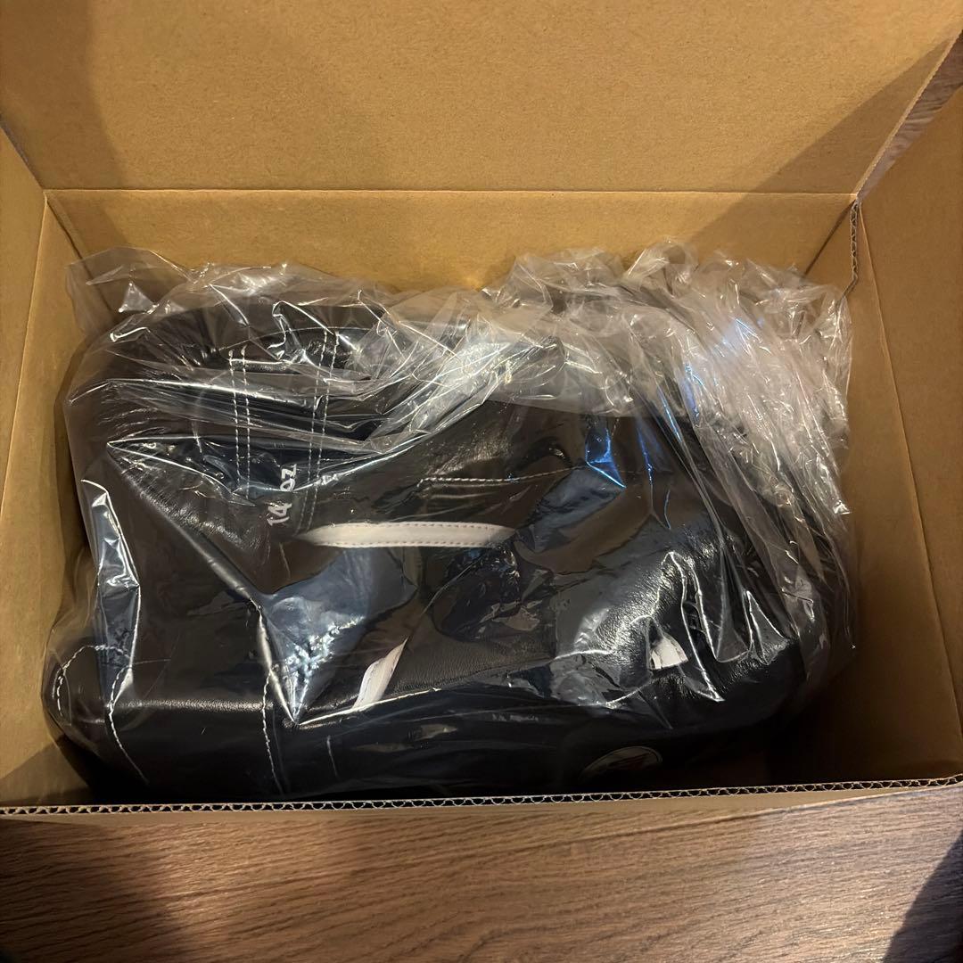 返品可能★Winnning 黒 ボクシンググローブ　14オンス