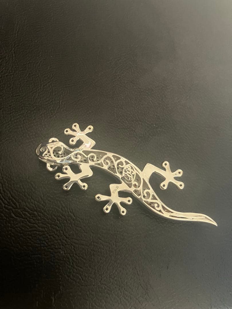 【一点物】トカゲ　ペンダントトップ　【宝石】