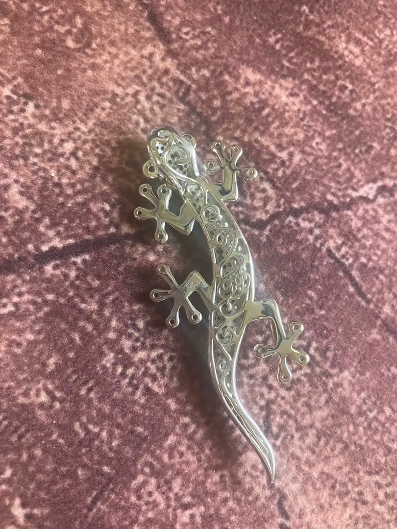 【一点物】トカゲ　ペンダントトップ　【宝石】