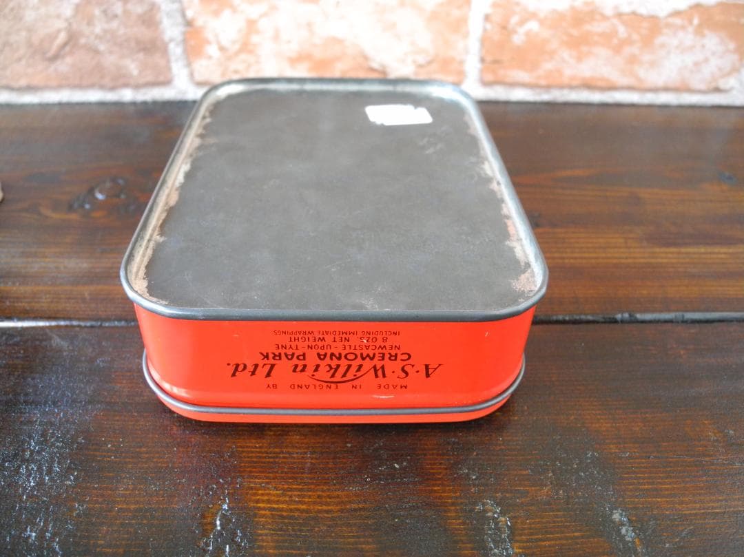 【希少品】レトロなハンドメイド／バグパイパーフィギュア・ティン缶セット