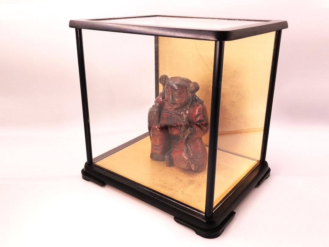 【 清朝木彫 】　巻物を見せる唐人　鑑賞ケース付き