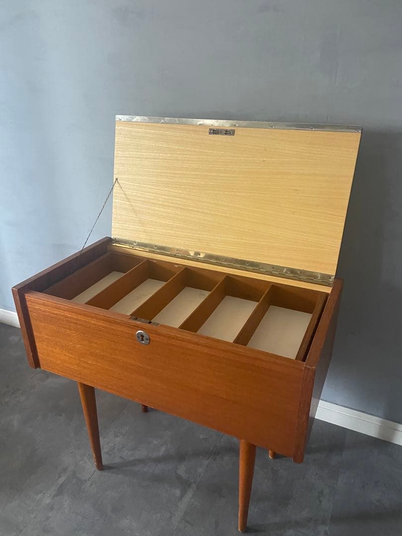 vintage euro　チーク サイドテーブル　ソーイングテーブル　チェスト