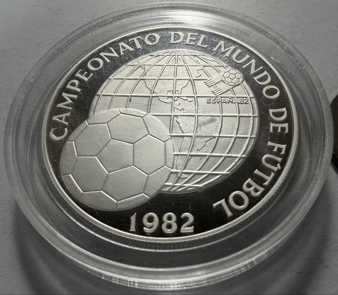 く*み様 1982年 パナマ　サッカーワールドカップ 5バルボアプルーフ銀貨　ケ