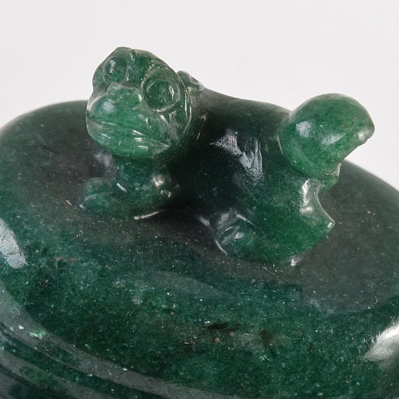 中国　玉石碧玉彫刻　神獣形　飾壷　置物　唐木台付　U　R8768