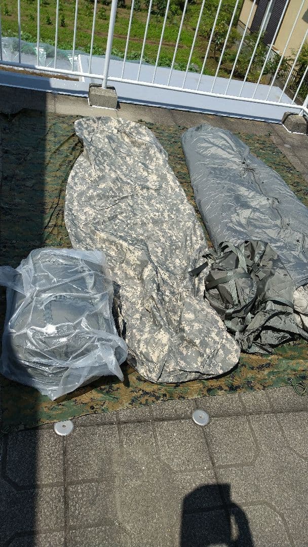 キャンプに! Wahiawaアメリカ陸軍 ACUモジュラースリーピングバッグ1個