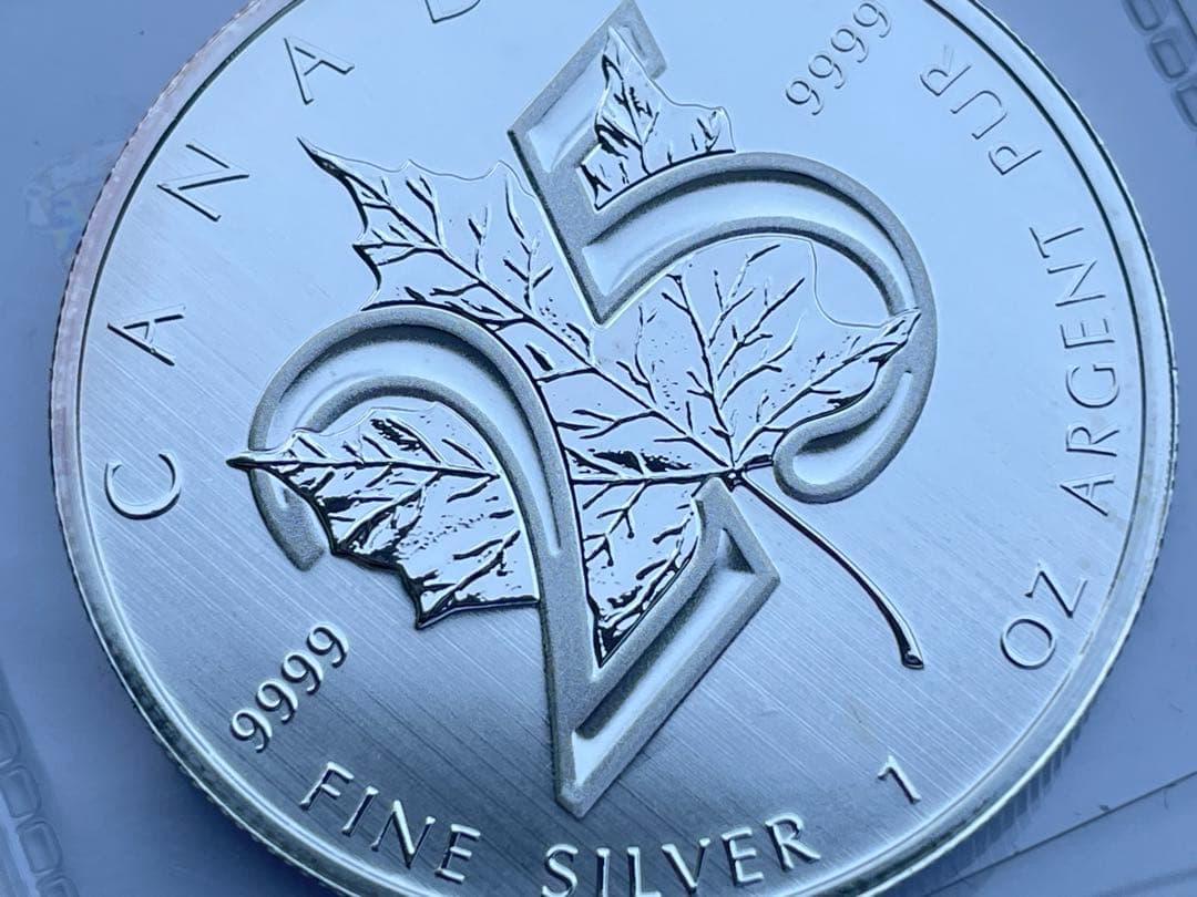 コレクション  1 OZ 25 ANNIVERSARY SILVER MAPLE