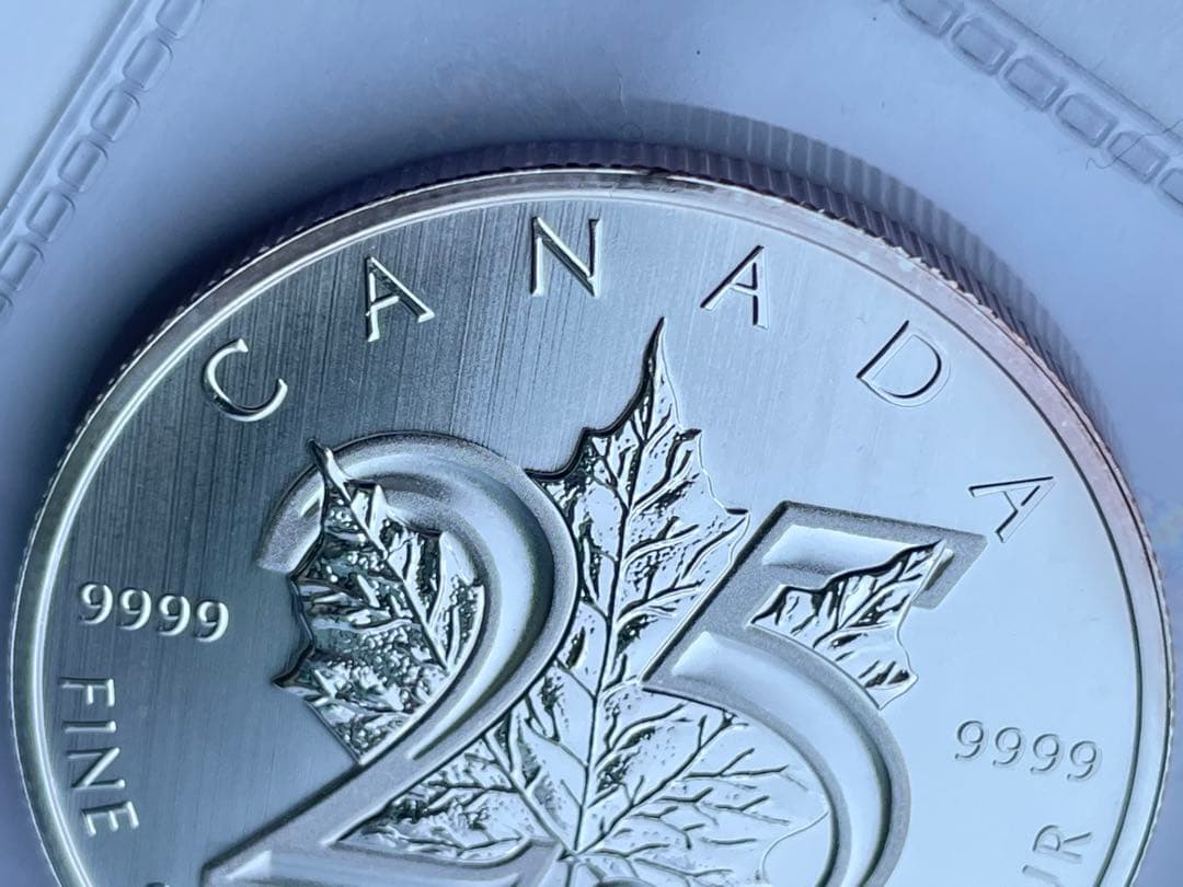 コレクション  1 OZ 25 ANNIVERSARY SILVER MAPLE